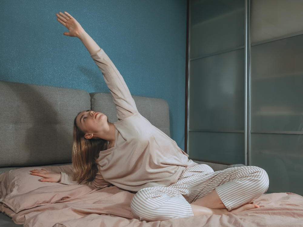 什麼是美軍睡眠法？網路流傳的 10 種失眠解決方法：吃奇異果、做瑜珈、聽 528Hz 音頻…
