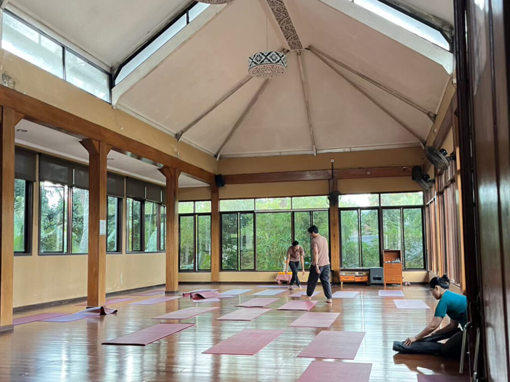 FotoJet 2024 07 09T113335.244 陰瑜珈, Yin yoga, 陰瑜伽, 修復瑜珈, 伸展瑜珈, 和緩瑜珈