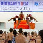 FotoJet 2024 08 16T142720.627 熱瑜珈, 什麼是熱瑜珈, Bikram, Bikram Yoga, Bikram Choudhury, 熱瑜珈注意事項, 熱瑜珈創辦人, 熱瑜珈穿著