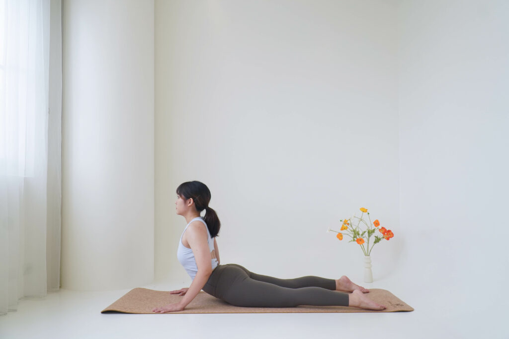 Cobra Pose 瑜珈疼痛,下犬式手腕痛,瑜珈受傷,低弓步膝蓋痛,眼鏡蛇式腰痛,前彎下背痛