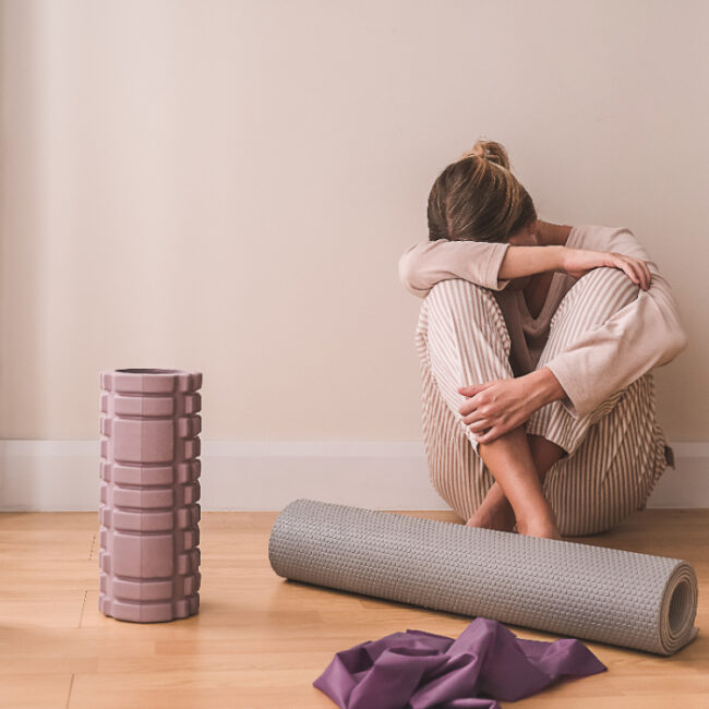 FotoJet 2025 11 14T150801.278 金字塔式,金字塔式教學,瑜珈體式,Pyramid Pose,消水腫體式,消水腫 瑜珈,瘦腿瑜伽,金字塔式好處,水腫 瑜珈