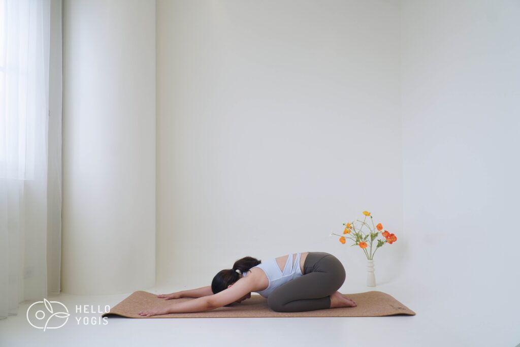 Child s Pose 肩膀活動度,肩膀靈活,肩膀瑜珈,下犬式,肩膀伸展