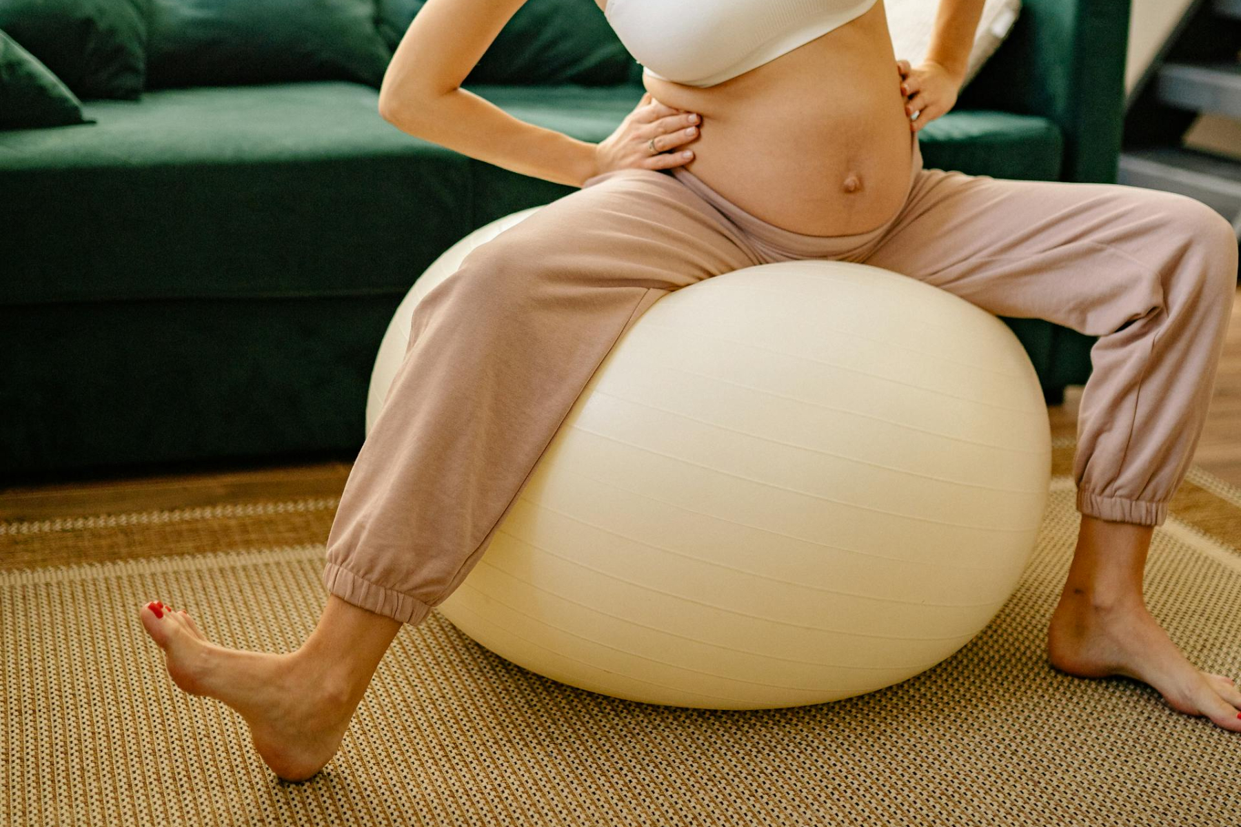 FotoJet 2026 04 09T105044.664 腳抽筋,懷孕後期,懷孕水腫,懷孕抽筋,抽筋伸展,懷孕後期小腿抽筋,孕婦瑜珈